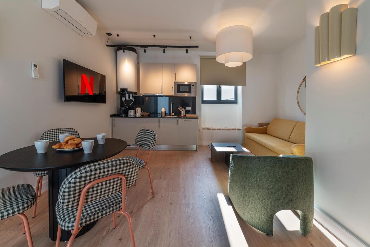 Slow Salvador Apartment Sevilla